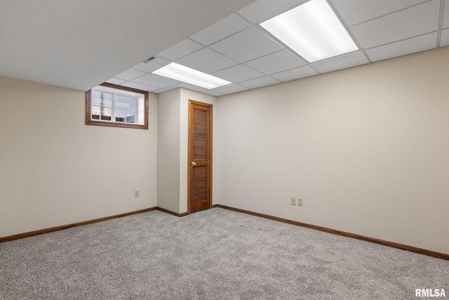 306 13TH Avenue, De Witt, IA 52742