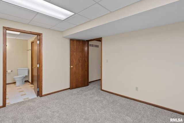 306 13TH Avenue, De Witt, IA 52742