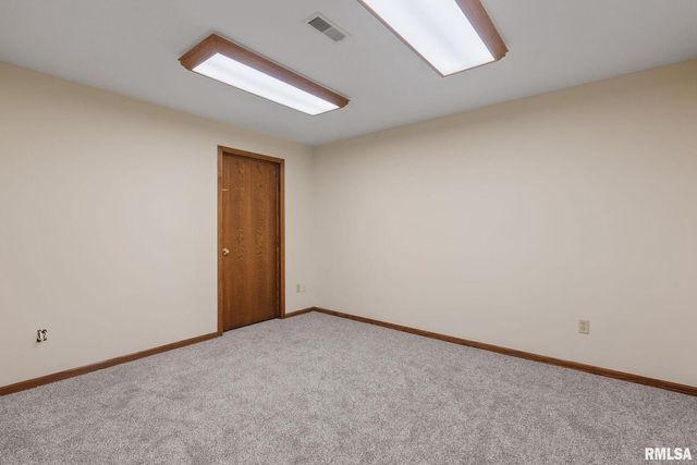 306 13TH Avenue, De Witt, IA 52742