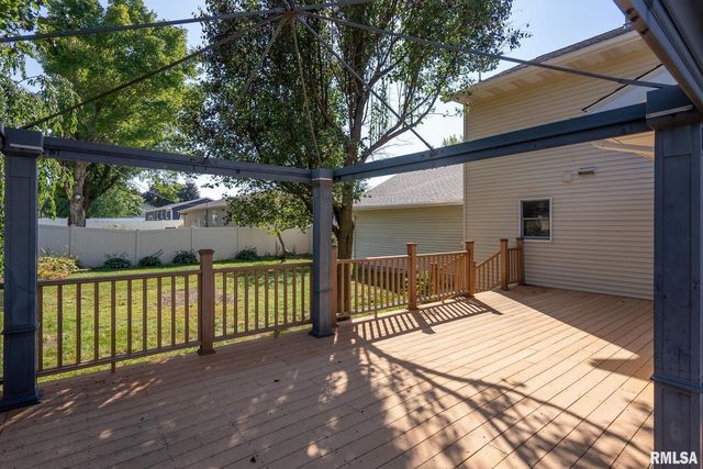 306 13TH Avenue, De Witt, IA 52742