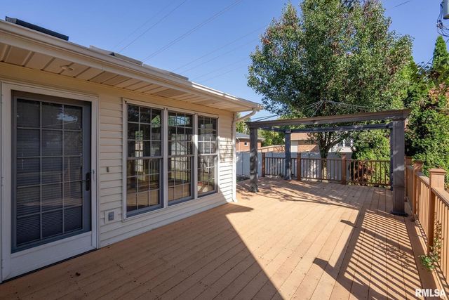 306 13TH Avenue, De Witt, IA 52742