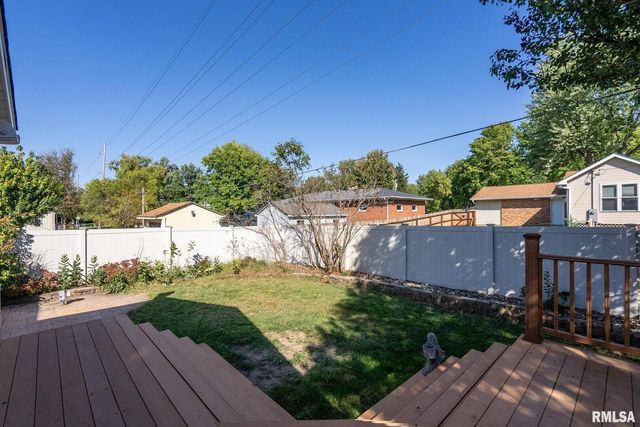 306 13TH Avenue, De Witt, IA 52742