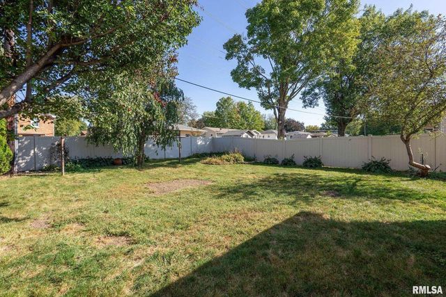 306 13TH Avenue, De Witt, IA 52742