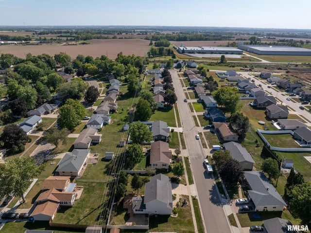 306 13TH Avenue, De Witt, IA 52742