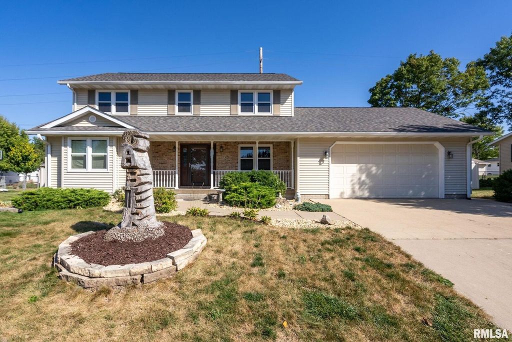 306 13TH Avenue, De Witt, IA 52742