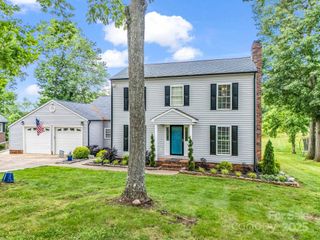 208 Wellington Drive, Lincolnton, NC 28092