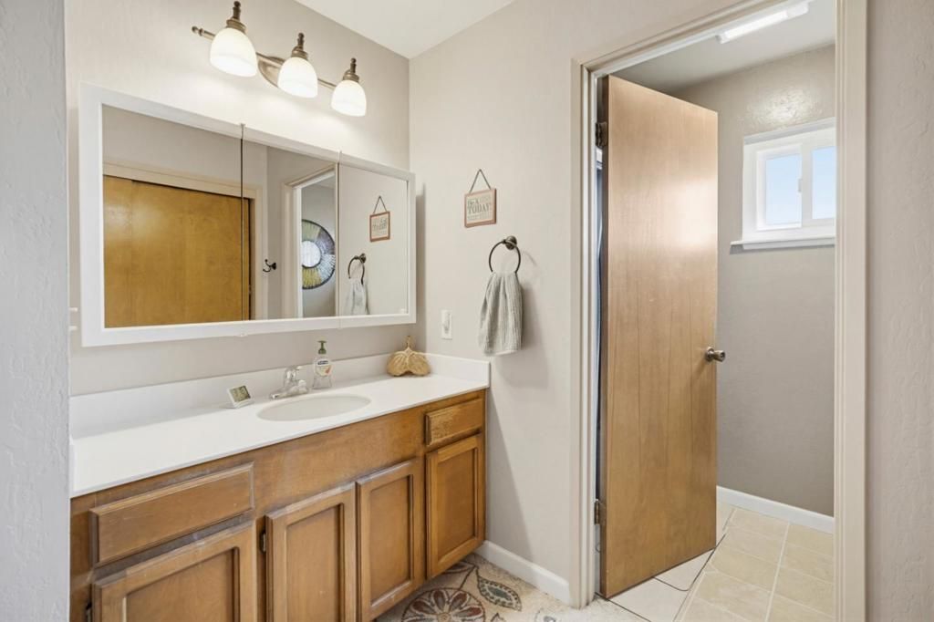 Image 13 of property listing at 805 Iverson Street, Salinas, CA 93901