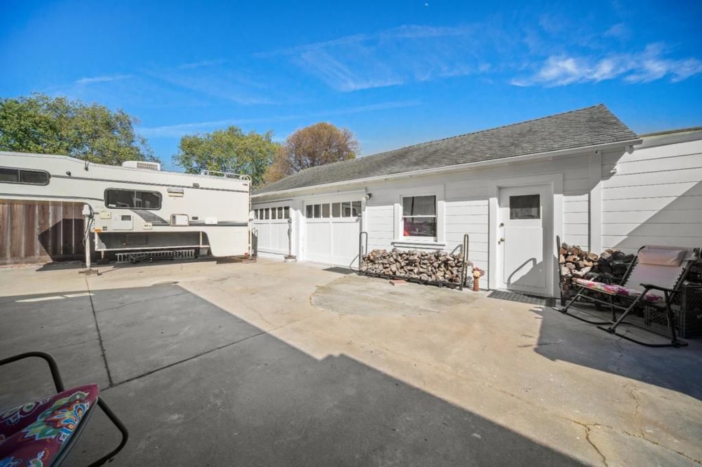 Image 28 of property listing at 805 Iverson Street, Salinas, CA 93901