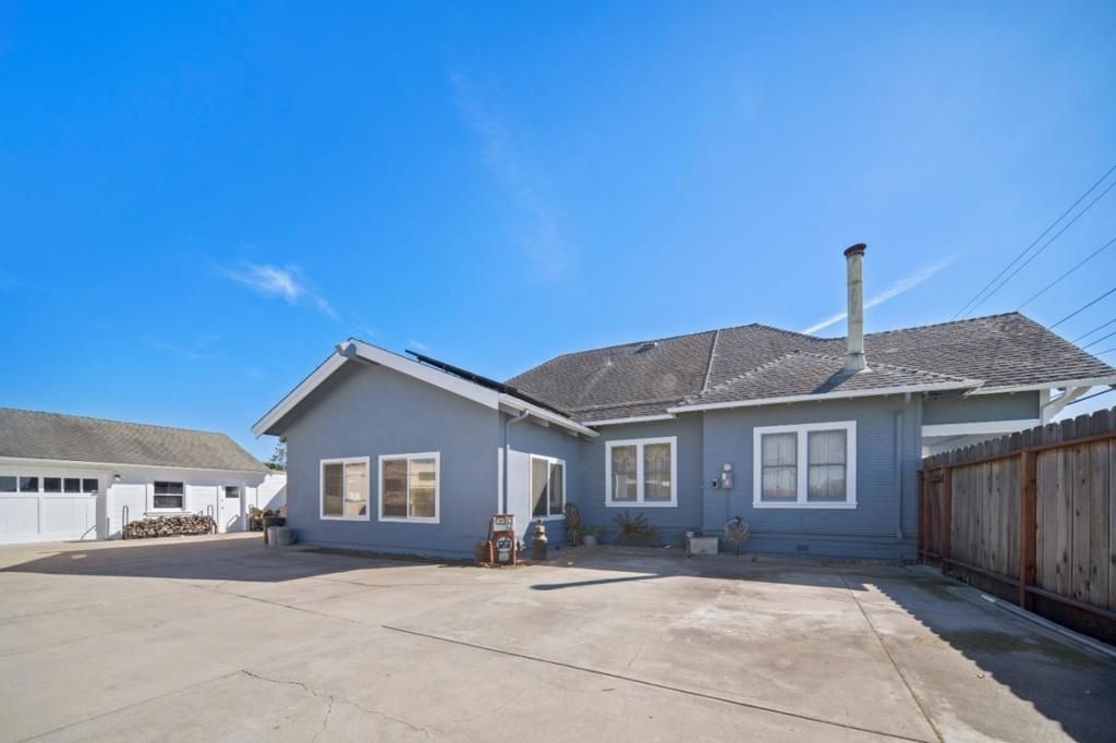 Image 31 of property listing at 805 Iverson Street, Salinas, CA 93901