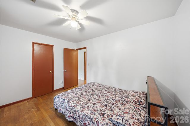 323 Meadowbrook Drive, Matthews, NC 28104