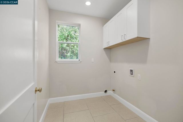 208 Valley View Pl, El Sobrante, CA 94803