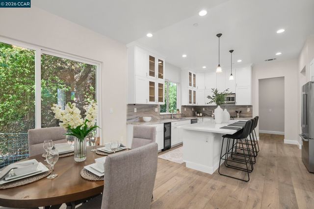 208 Valley View Pl, El Sobrante, CA 94803