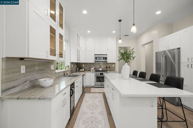 208 Valley View Pl, El Sobrante, CA 94803