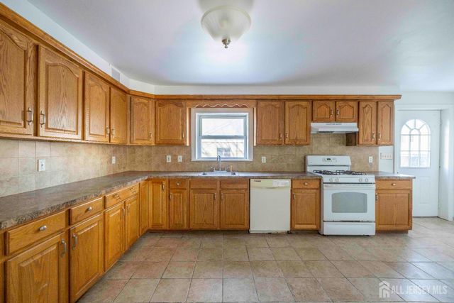 21 George Street, South River, NJ 08882