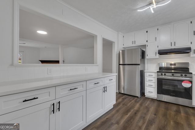 415 Williamsburg Way, Fayetteville, GA 30214