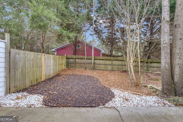 415 Williamsburg Way, Fayetteville, GA 30214