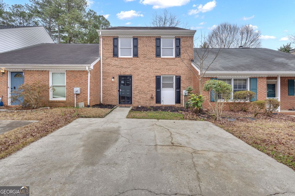 415 Williamsburg Way, Fayetteville, GA 30214