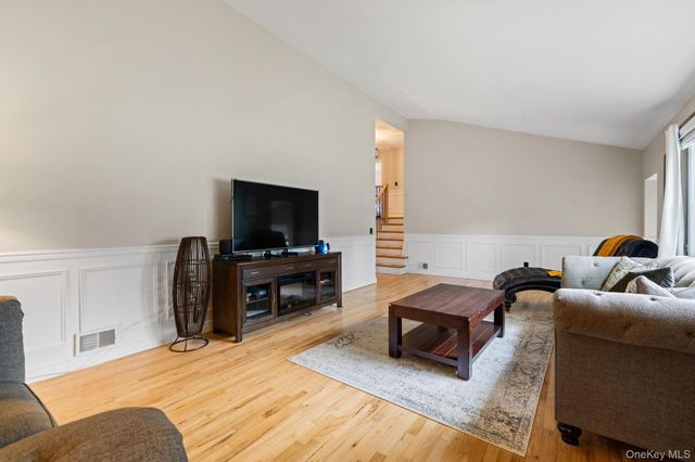 38 Hale Place, Tappan, NY 10983