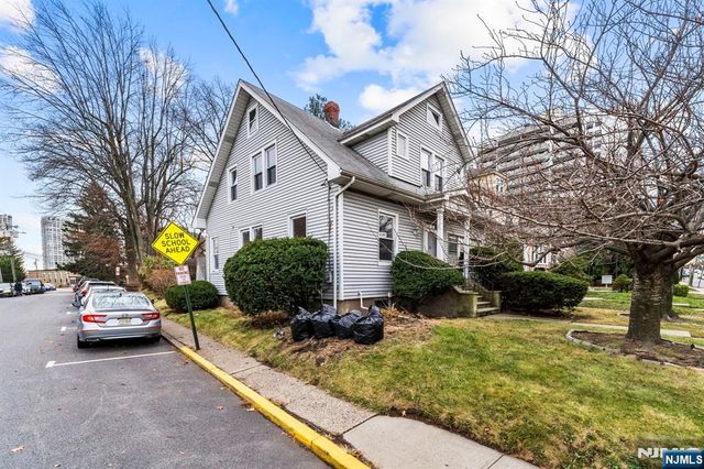 1614 Center Avenue, Fort Lee, NJ 07024