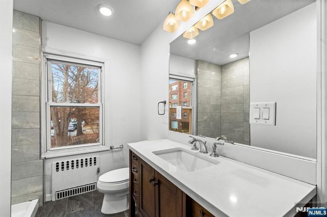 1614 Center Avenue, Fort Lee, NJ 07024