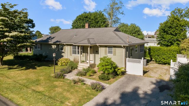 48 Prospect Avenue, East Lyme, CT 06357