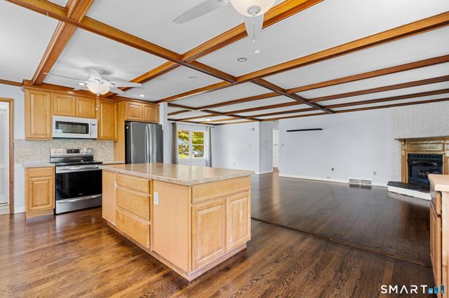 48 Prospect Avenue, East Lyme, CT 06357