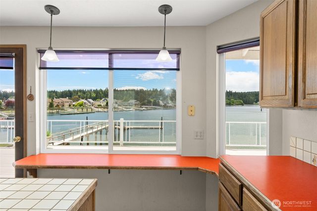 20591 Chief Sealth Drive NE, Indianola, WA 98342