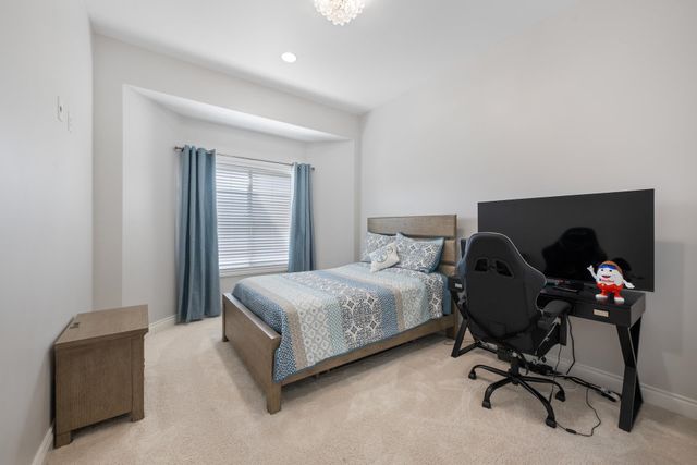 1818 N Burning Tree Cir, Wichita, KS 67230