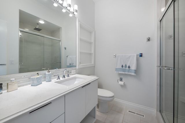 1818 N Burning Tree Cir, Wichita, KS 67230