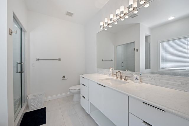 1818 N Burning Tree Cir, Wichita, KS 67230