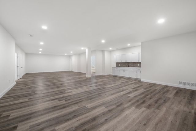 1818 N Burning Tree Cir, Wichita, KS 67230