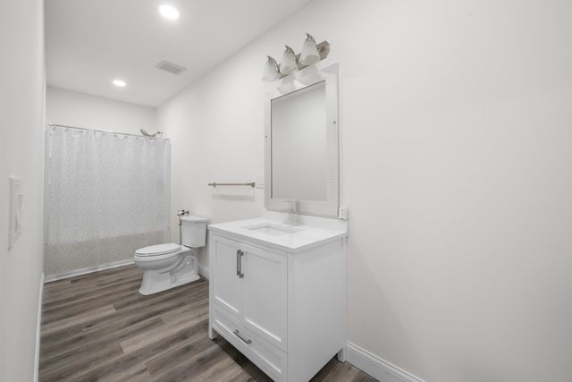 1818 N Burning Tree Cir, Wichita, KS 67230