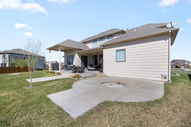 1818 N Burning Tree Cir, Wichita, KS 67230