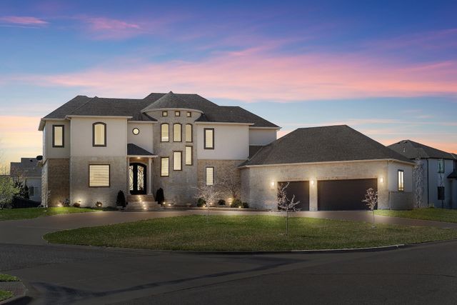 1818 N Burning Tree Cir, Wichita, KS 67230