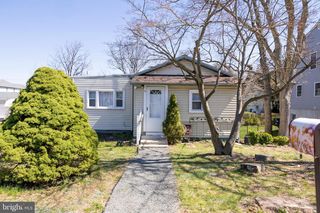61 CHESTNUT LN, Pine Hill, NJ 08021