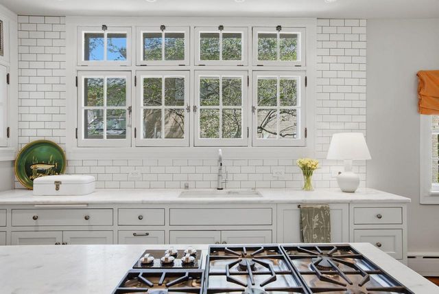 3509 N Summit AVENUE, Shorewood, WI 53211
