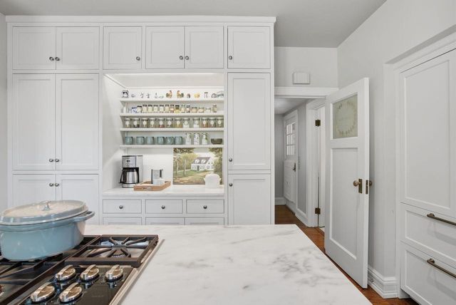 3509 N Summit AVENUE, Shorewood, WI 53211