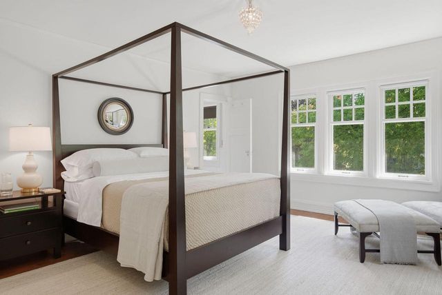 3509 N Summit AVENUE, Shorewood, WI 53211