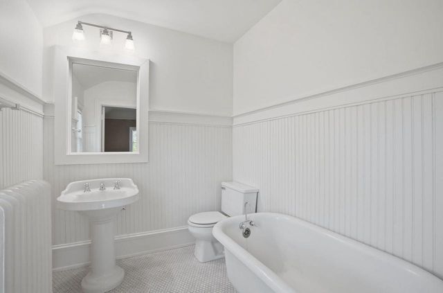 3509 N Summit AVENUE, Shorewood, WI 53211