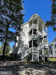 230 W MAIN ST, Purcellville, VA 20132