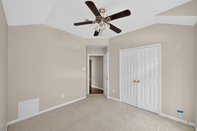18 Wintergrass Place, The Woodlands, TX 77382