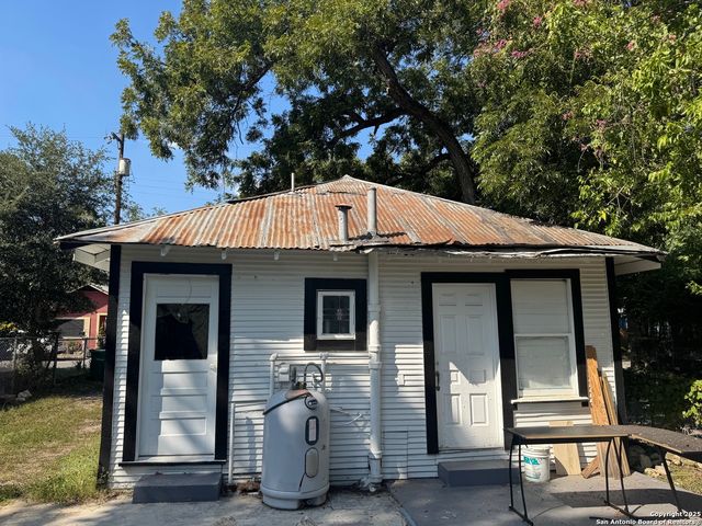 202 Weaver, San Antonio, TX 78210