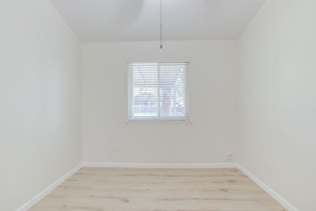 8809 United Kingdom DR, Austin, TX 78748