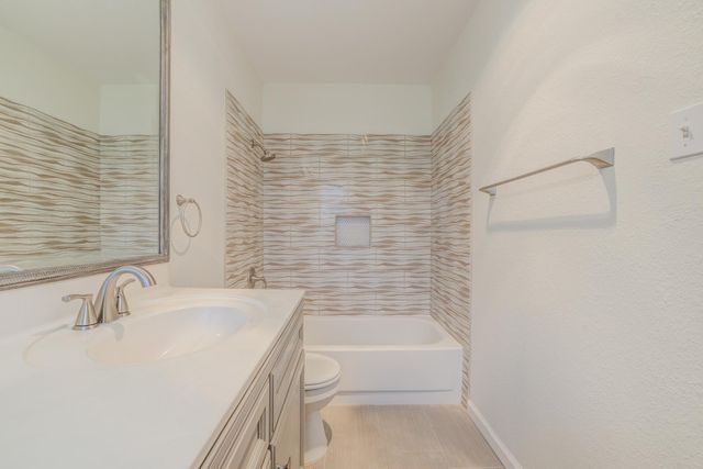 8809 United Kingdom DR, Austin, TX 78748