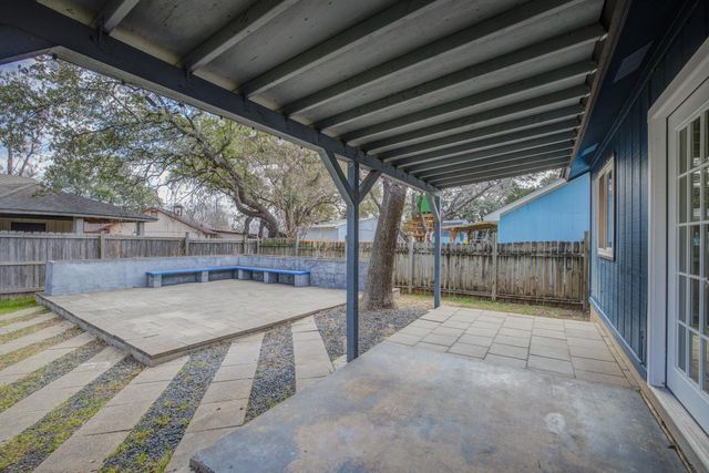 8809 United Kingdom DR, Austin, TX 78748