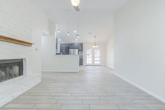 8809 United Kingdom DR, Austin, TX 78748