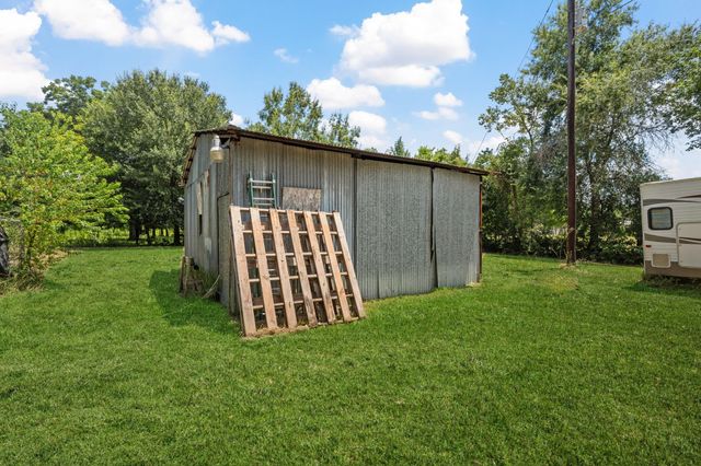 298 County Road 2197, Cleveland, TX 77327