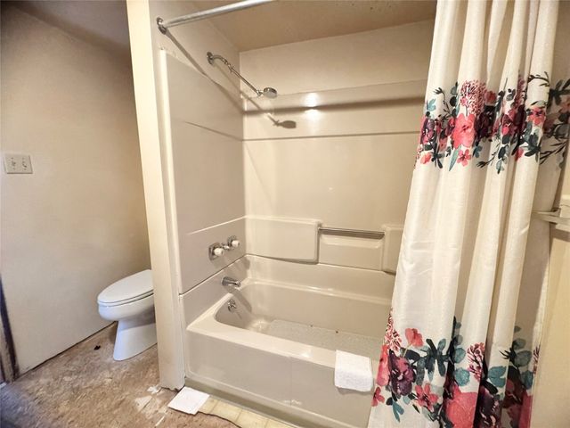 2506 LOVELAND Avenue, Millcreek, PA 16506