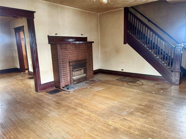 2506 LOVELAND Avenue, Millcreek, PA 16506