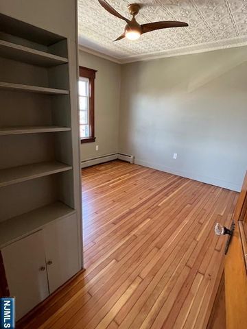 1 Laurel Place 1, East Rutherford, NJ 07073